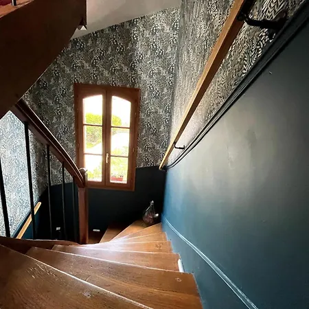 Maison Meulière Du 34e Sacre, à Proximité Du Domaine Pommery Reims