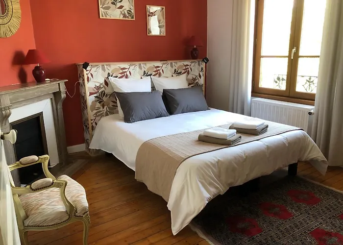 Maison Meulière Du 34e Sacre, à Proximité Du Domaine Pommery