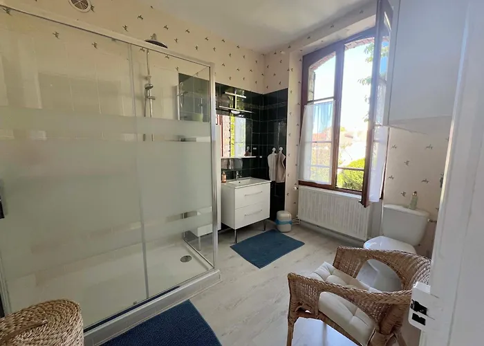 Maison Meulière Du 34e Sacre, à Proximité Du Domaine Pommery *